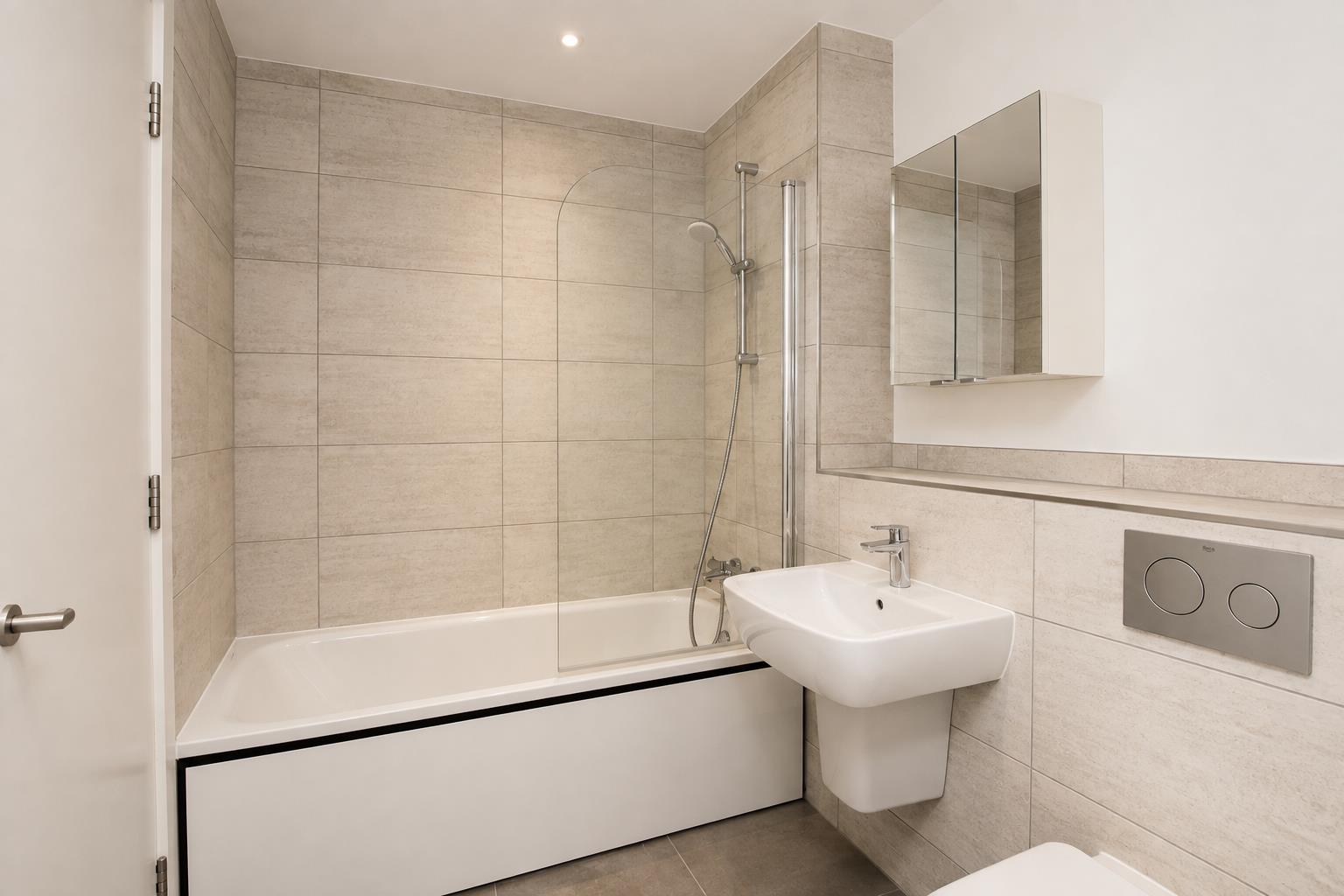 1 bed property in Avebury Boulevard, Milton Keynes